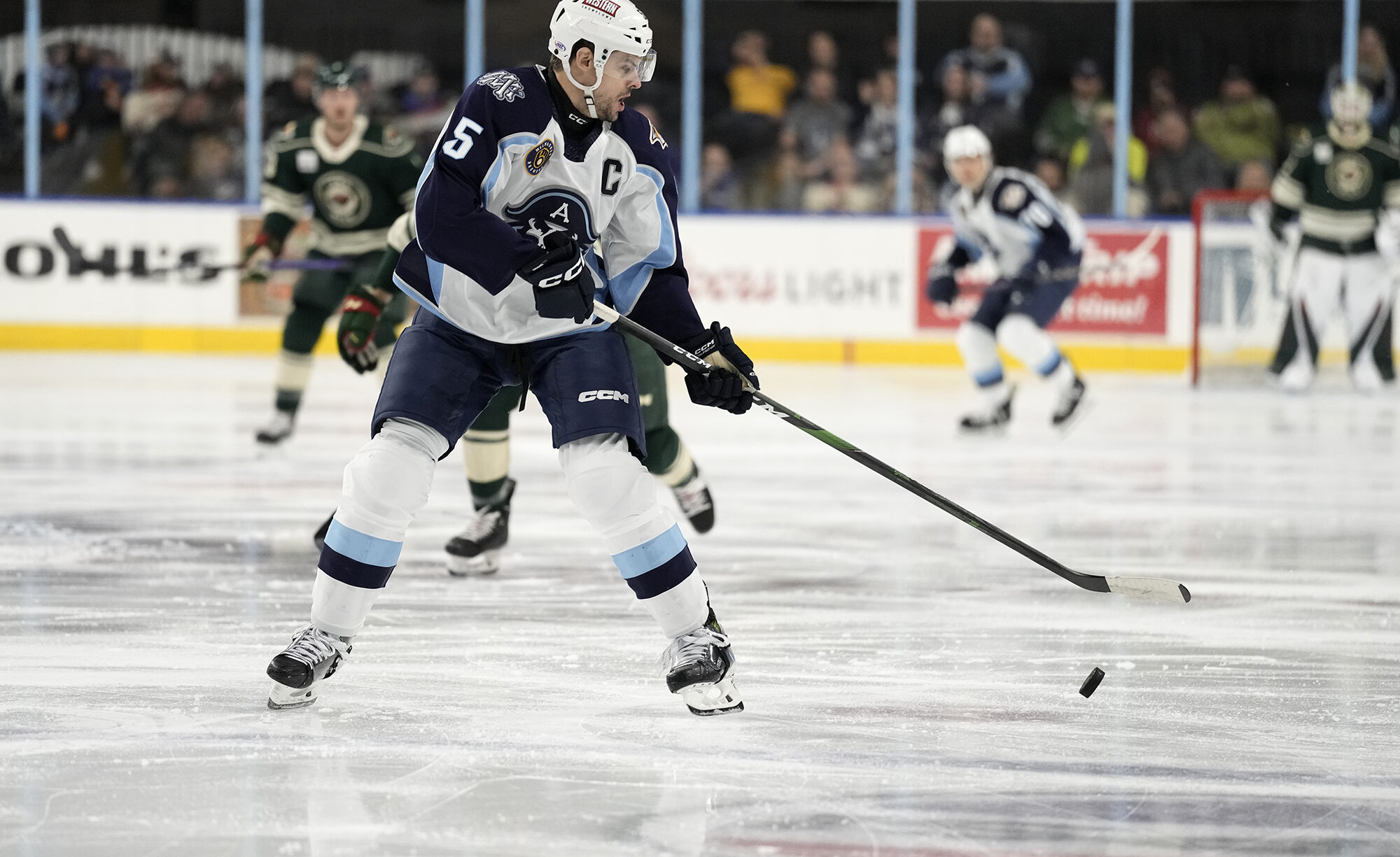 The Captain Signs Extension - Milwaukee Admirals